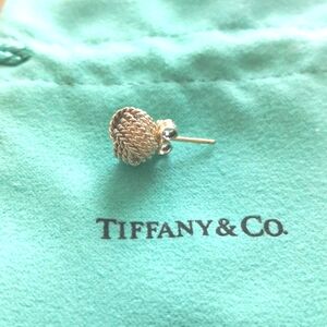 Tiffany Twist Knot SINGLE EARING Tiffany & Co.